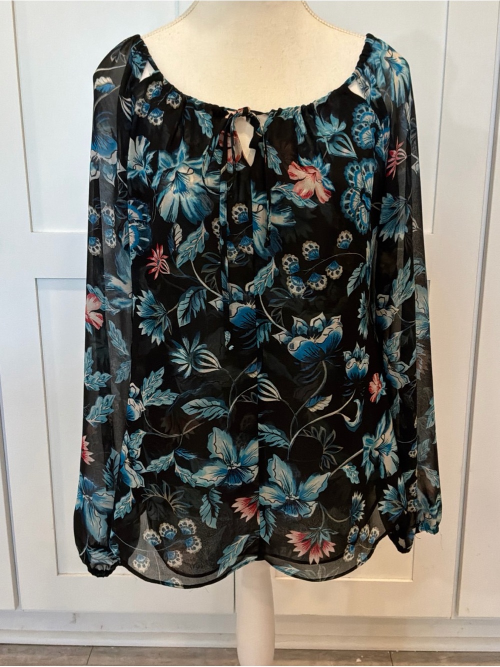 White House Black Market Black Blue Floral Long Slv Peasant Style Blouse Lined 6